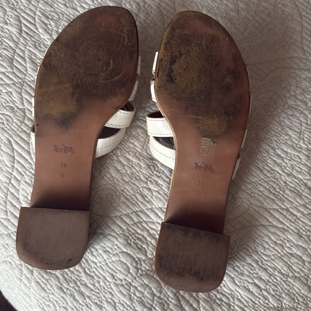 Coach Ariana slip on sandals Size 10